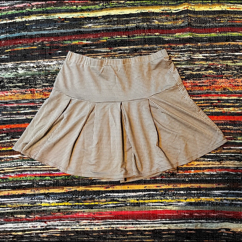 Tan and white checked skirt size: L